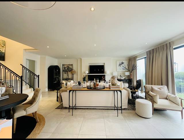 4 BEDROOM TOWNHOUSE RENTED IN HYDE PARK